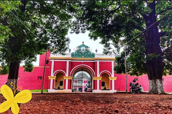 महाराज मदरा मुंडा छोटानागपुर का मुंडा शासक,सुतियाम्बे गढ़ के अंतिम राजा थे